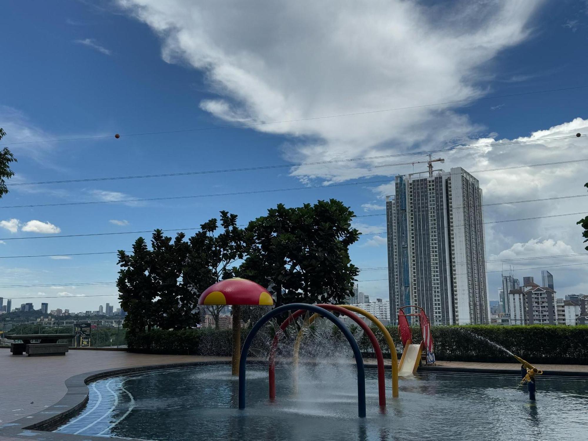Perfect For Families & Larger Groups, Kl Mrt- M Vertica Apartemen *